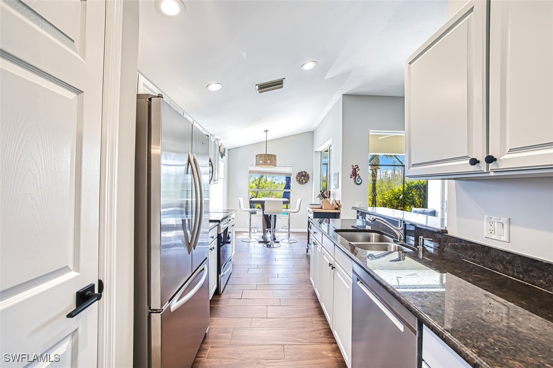 10012 Oakhurst Way Property Photo 11