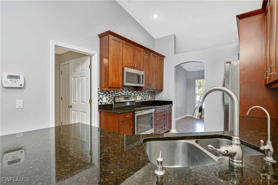 460 14th Ave Ne Property Photo 2