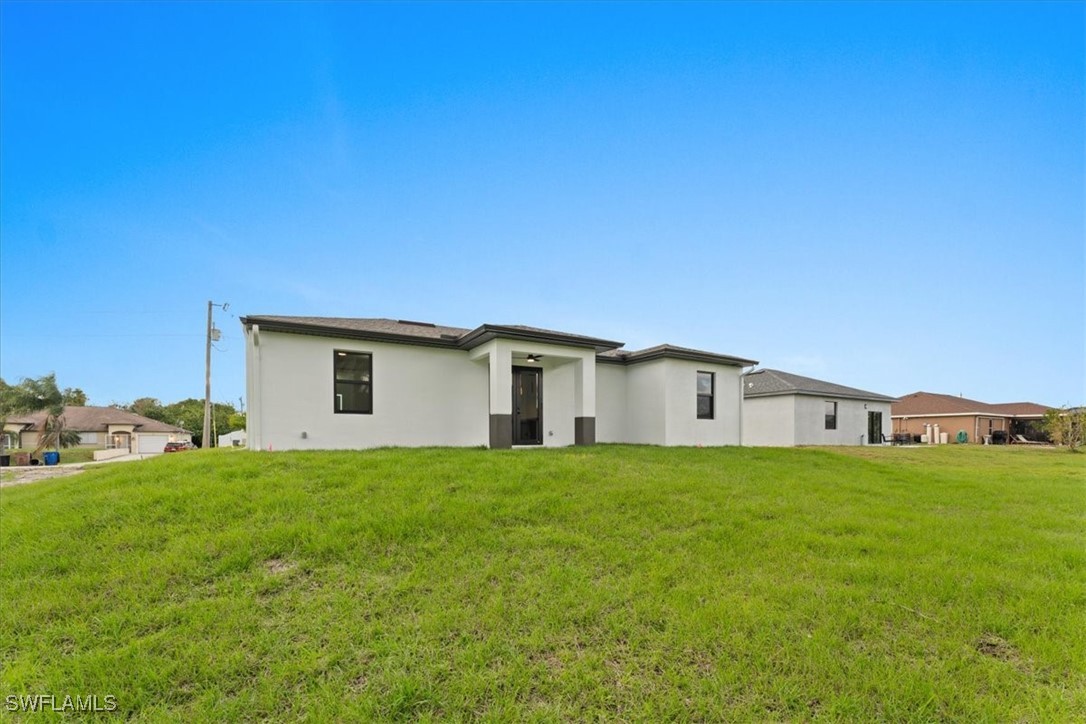 469 Petite Ave Property Photo 4