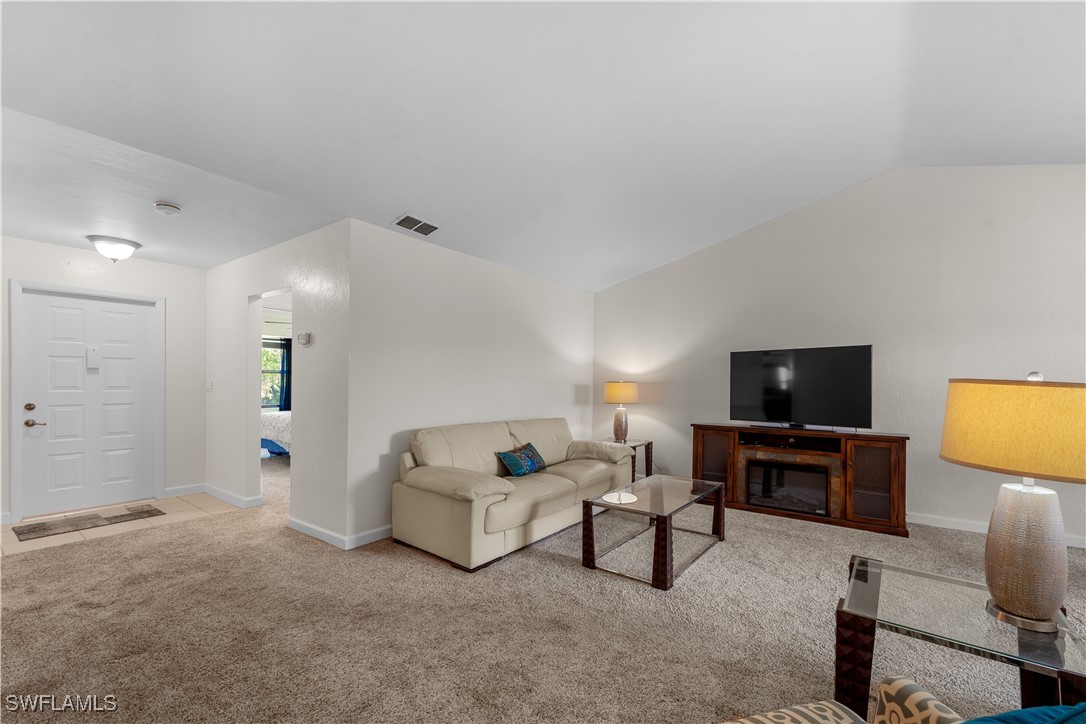 8565 Charter Club Cir 7 Property Photo 5