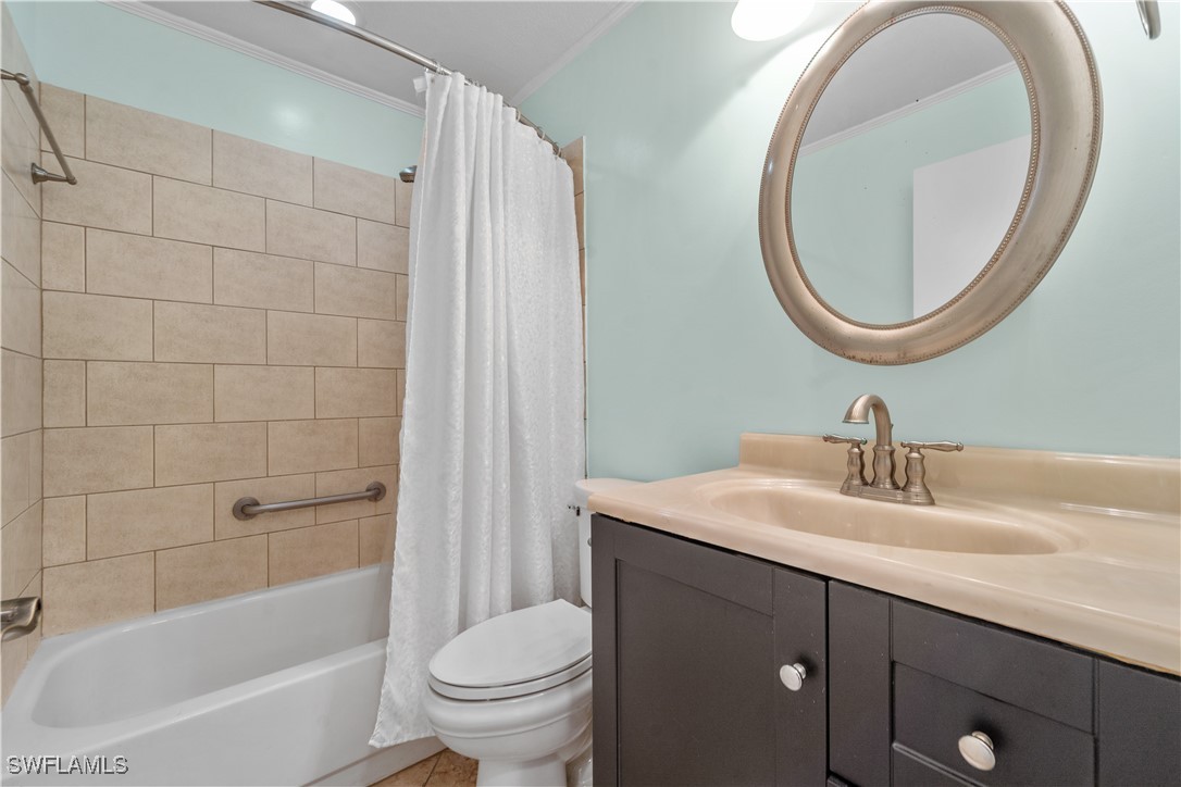 8565 Charter Club Cir 7 Property Photo 15
