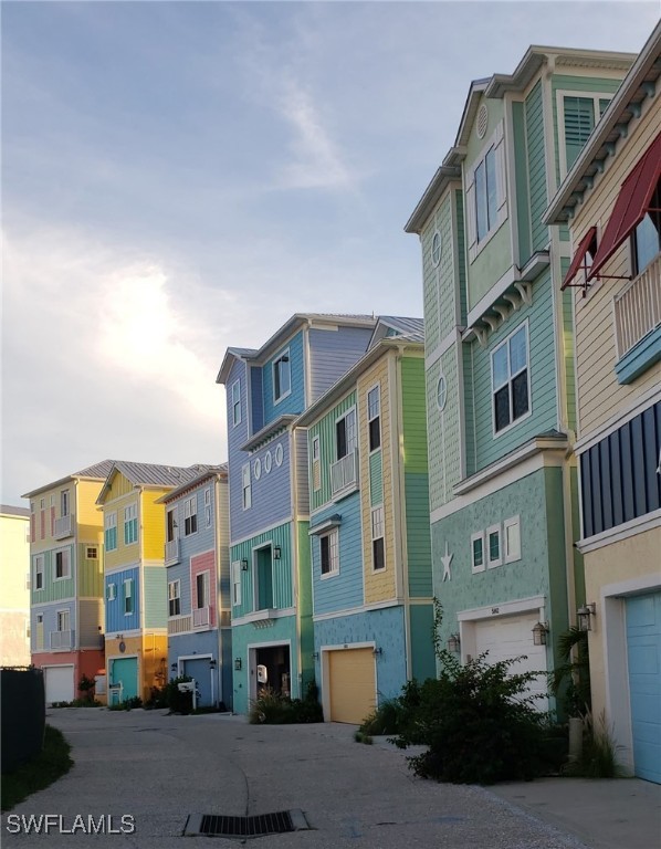 5862 Shell Cove Dr Property Photo 3