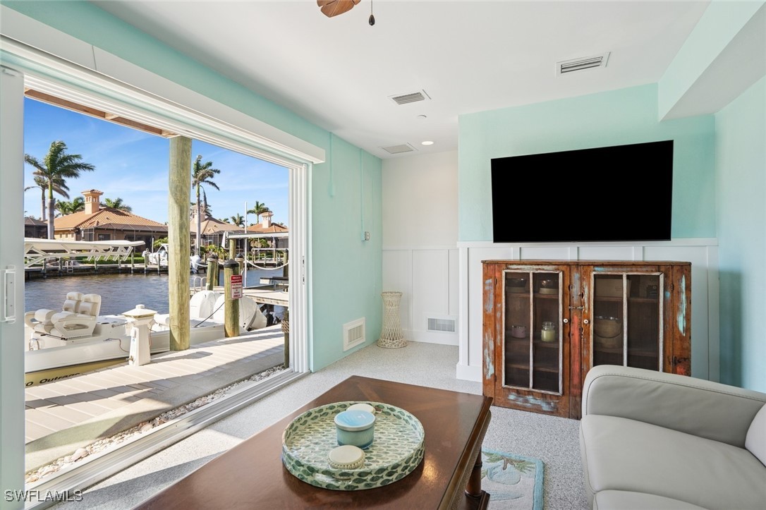 5862 Shell Cove Dr Property Photo 5