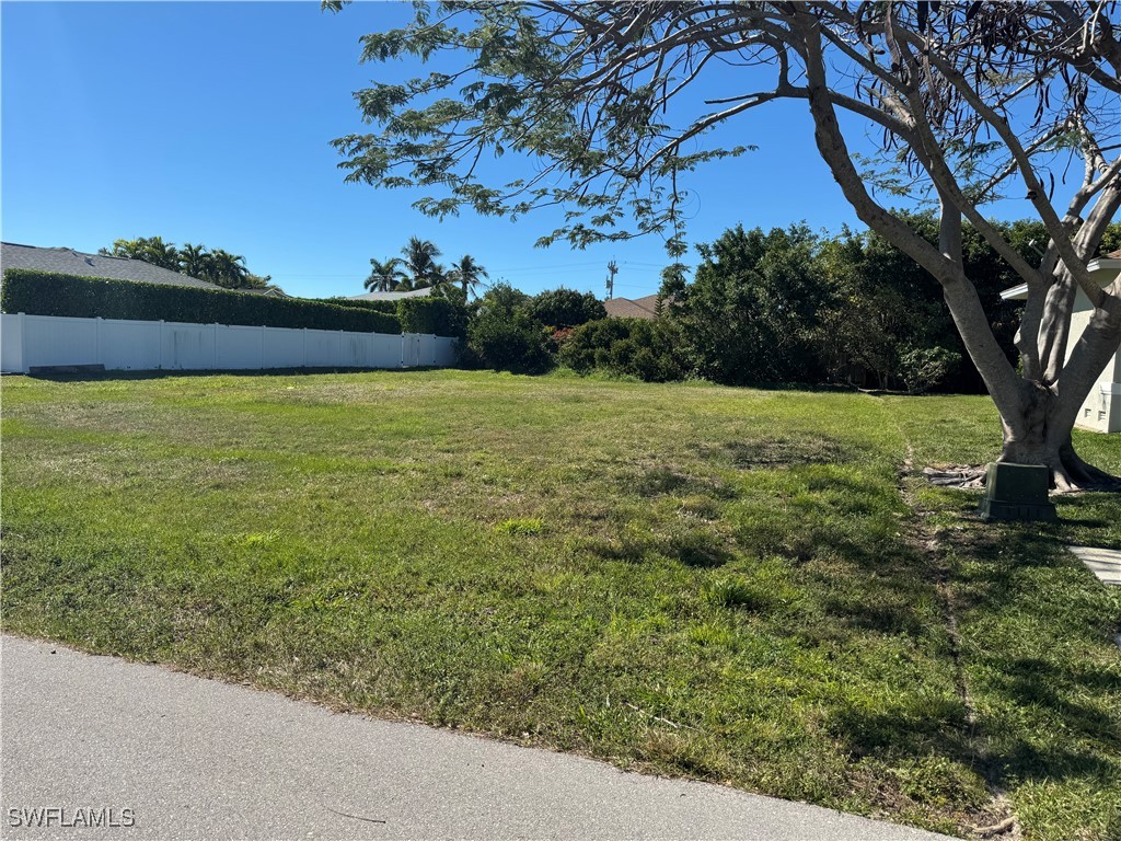 1364 Freeport Ave Property Photo 3