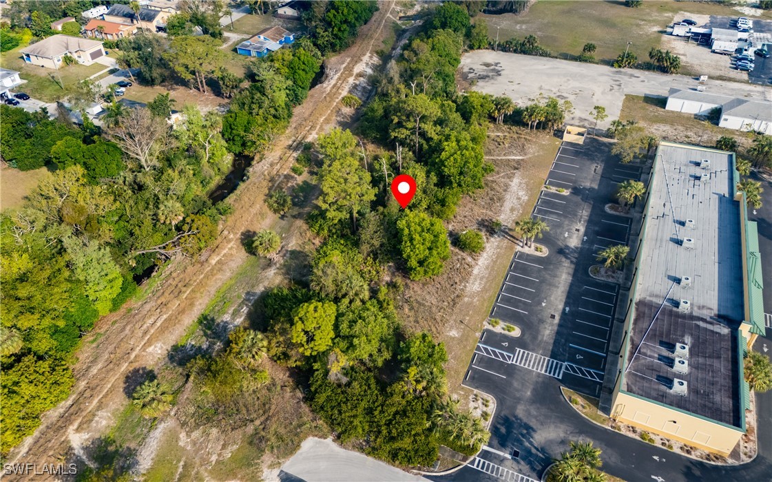 Old Us 41 Property Photo 11