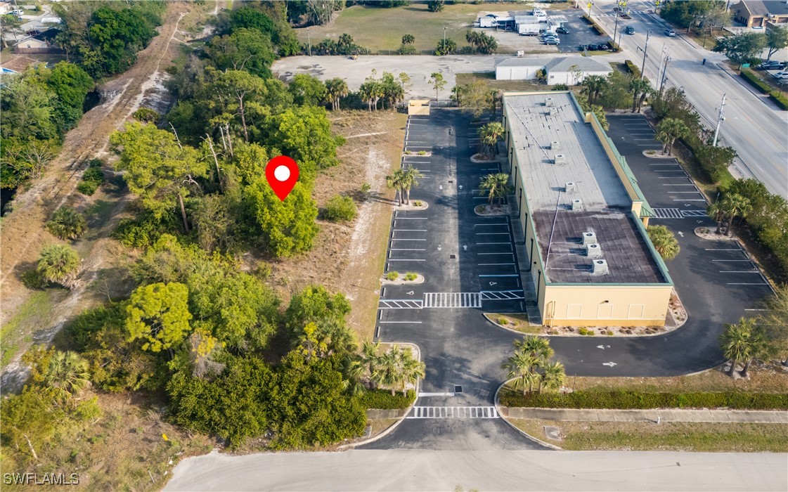 Old Us 41 Property Photo 12