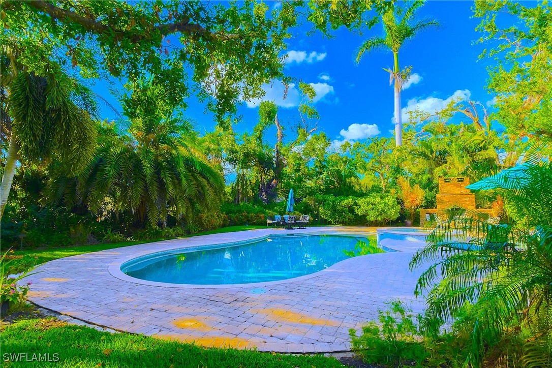 1427 El Prado Ave Property Photo 5