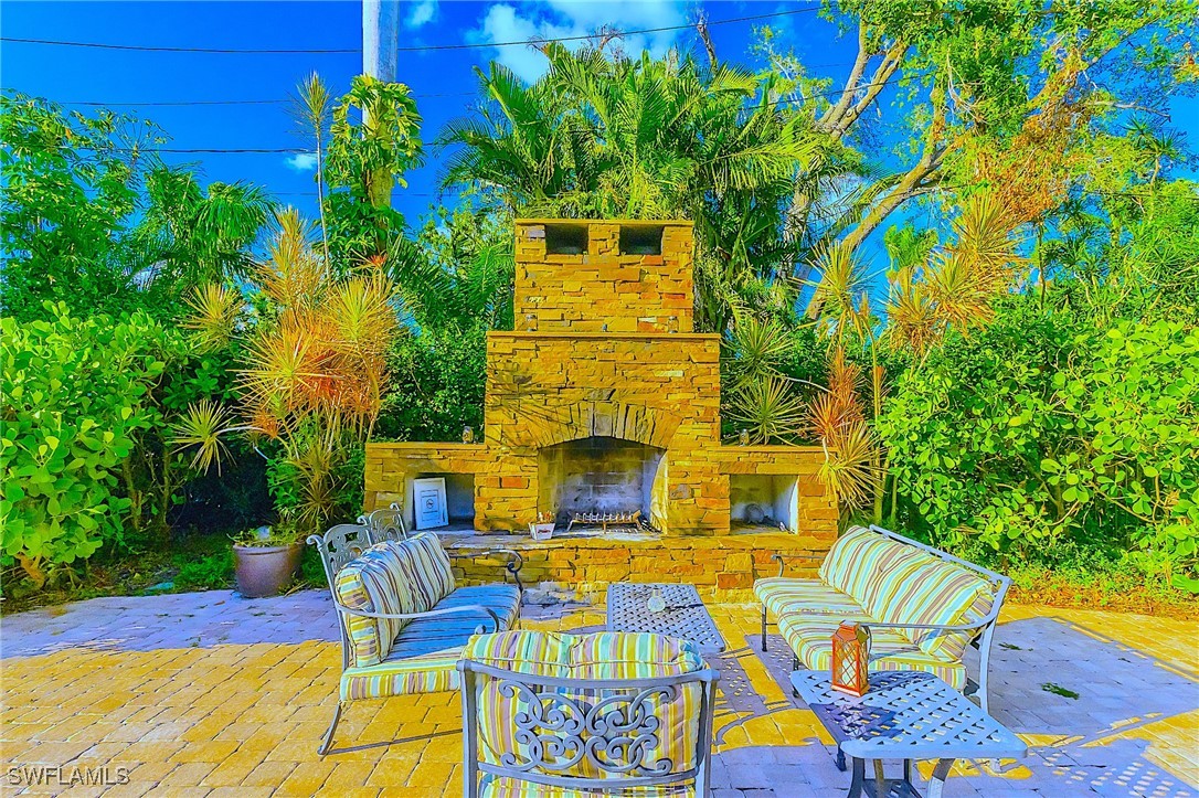 1427 El Prado Ave Property Photo 8