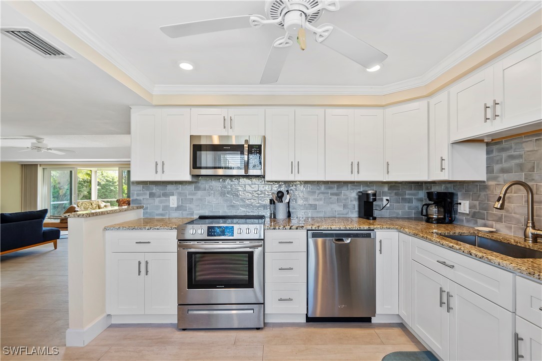 100 Glades Blvd 3 Property Photo 2