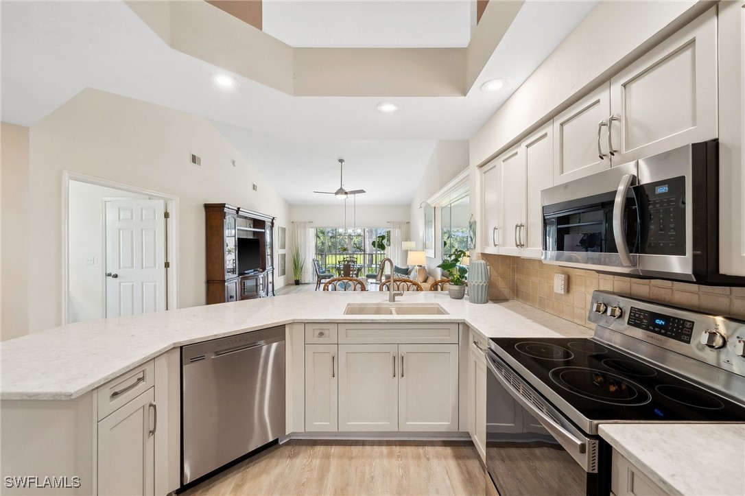 4101 Sawgrass Point Dr 201 Property Photo 5