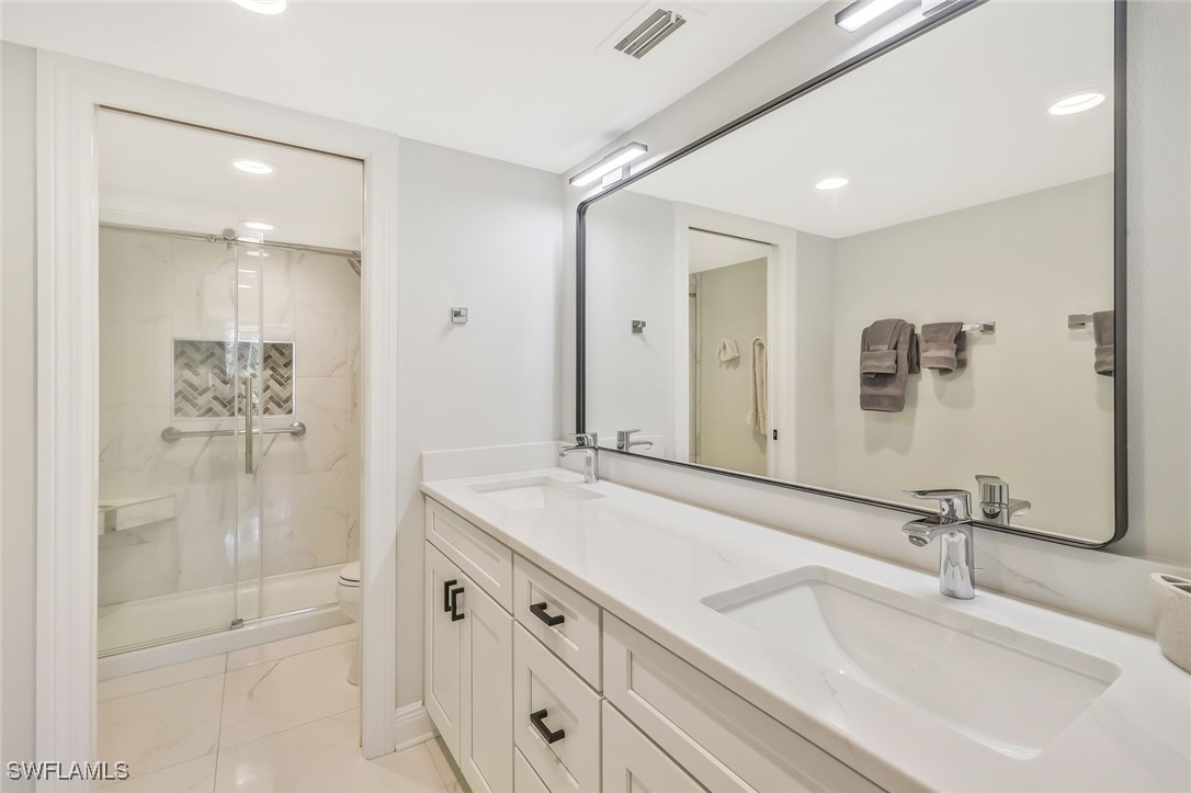 16454 Timberlakes Dr 101 Property Photo 16