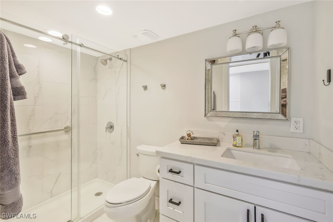 16454 Timberlakes Dr 101 Property Photo 19