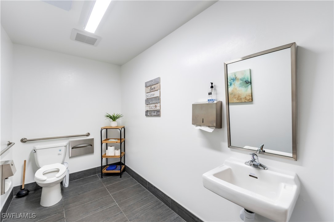 1860 Boy Scout Dr 202 Property Photo 4