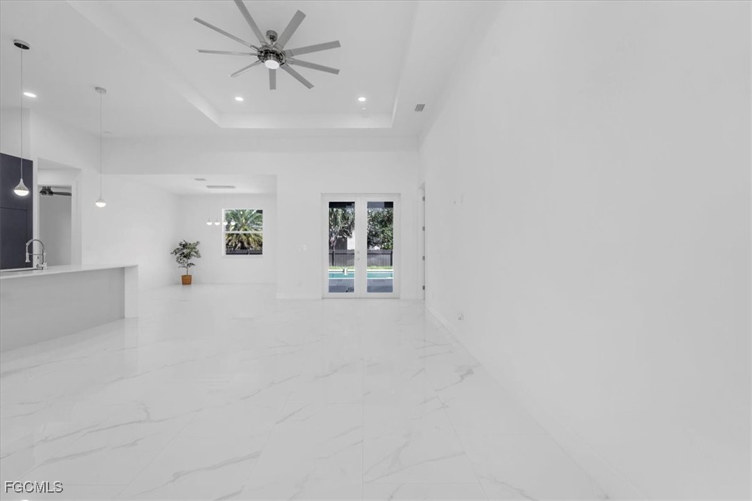 2317 Kismet Pkwy W Property Photo 14