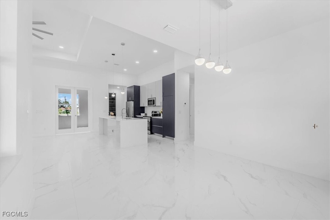 2317 Kismet Pkwy W Property Photo 18