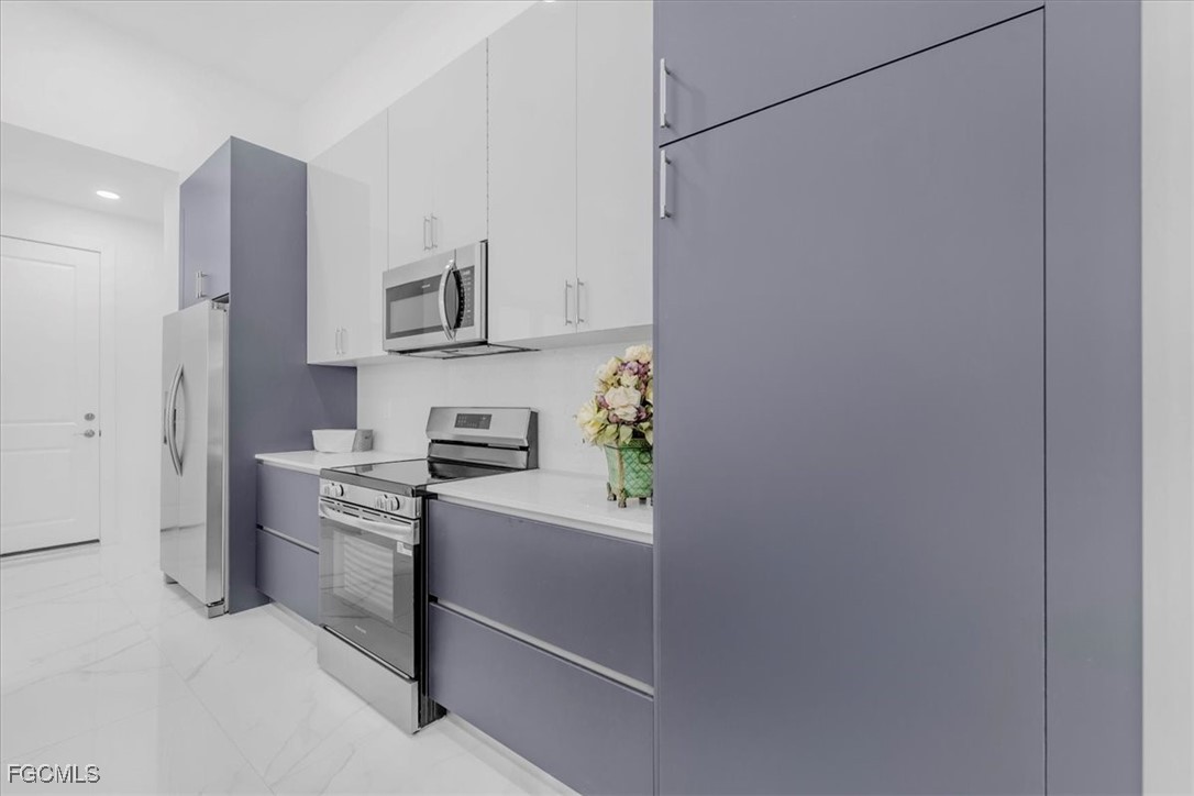 2317 Kismet Pkwy W Property Photo 21