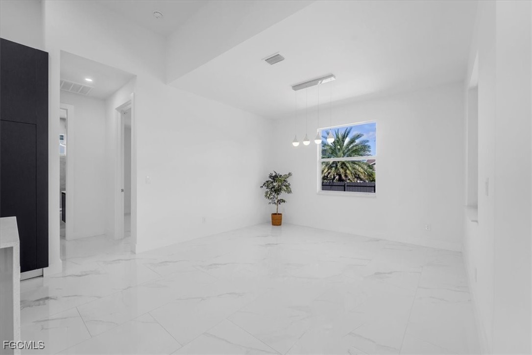 2317 Kismet Pkwy W Property Photo 23