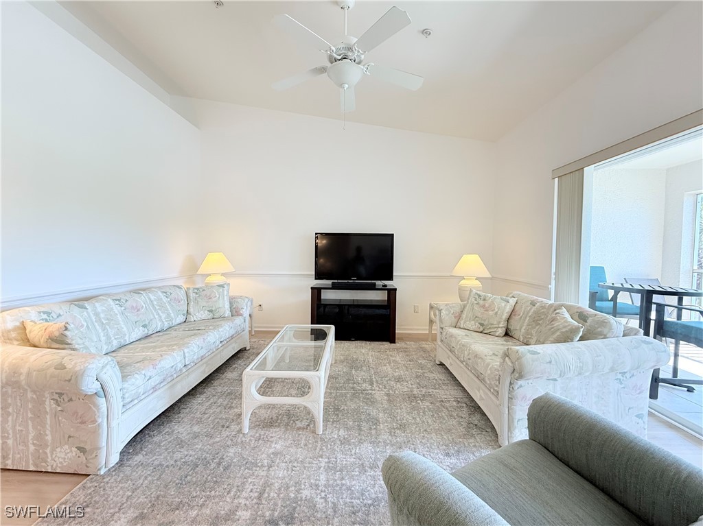 8520 Naples Heritage Dr 923 Property Photo 5