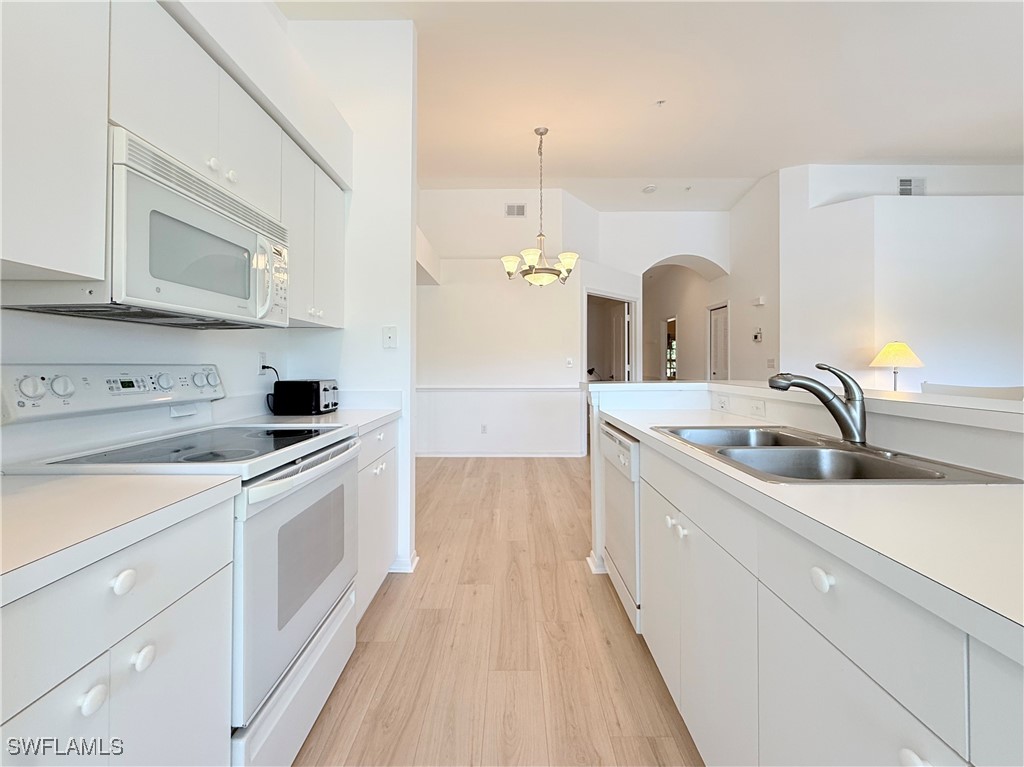 8520 Naples Heritage Dr 923 Property Photo 10