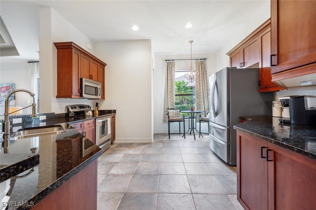 7563 Moorgate Point Way Property Photo 12