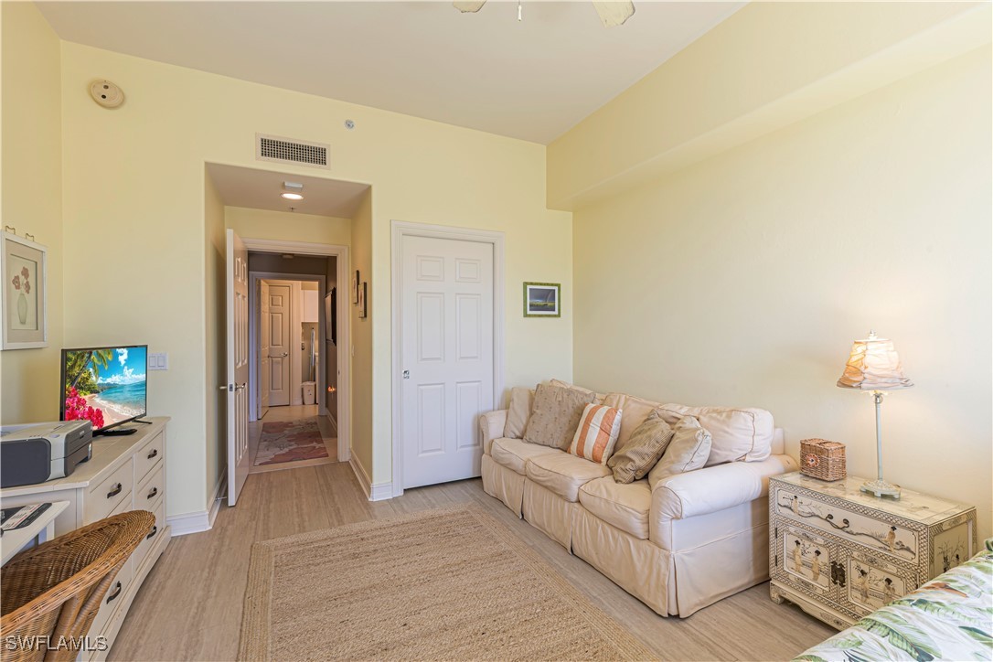 2748 Tiburon Blvd E C404 Property Photo 19