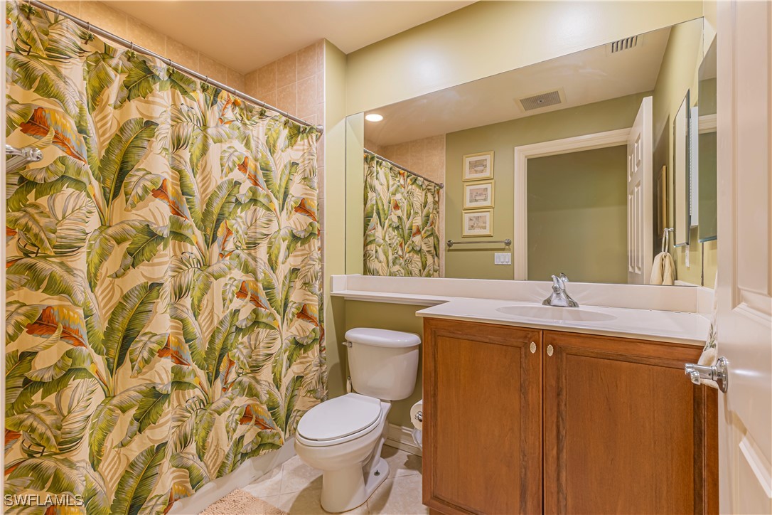 2748 Tiburon Blvd E C404 Property Photo 20