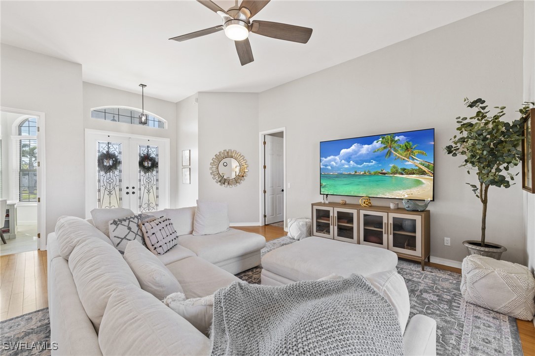 321 Se 31st St Property Photo 6