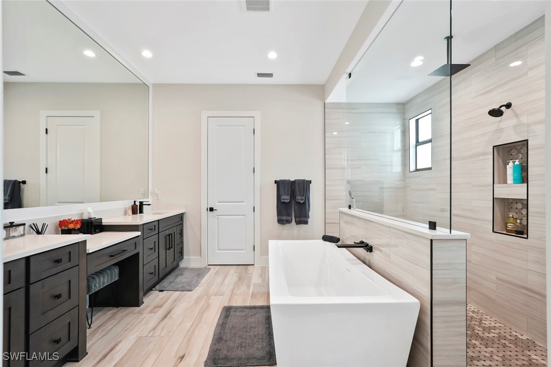 14 Willoughby Dr Property Photo 22