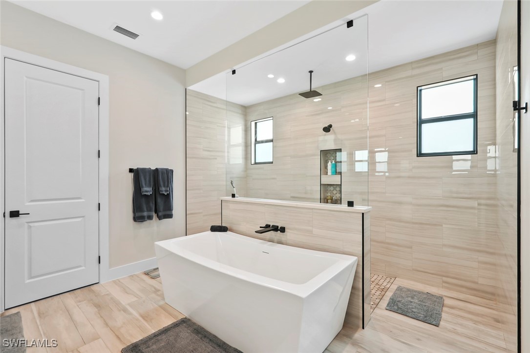 14 Willoughby Dr Property Photo 24