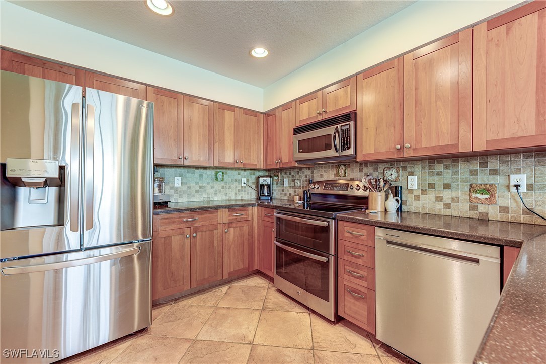 16550 Crownsbury Way 101 Property Photo 12
