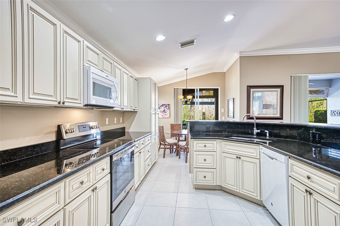 9078 Shadow Glen Way Property Photo 11