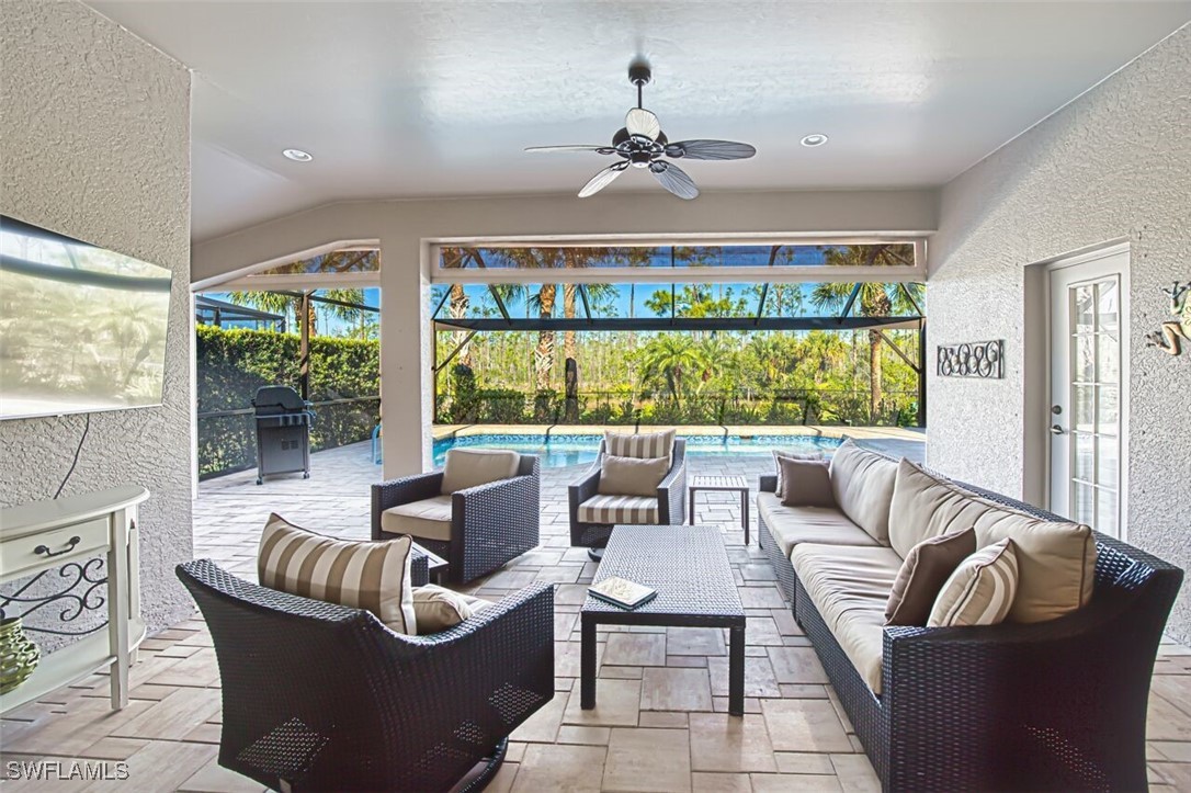 9078 Shadow Glen Way Property Photo 14