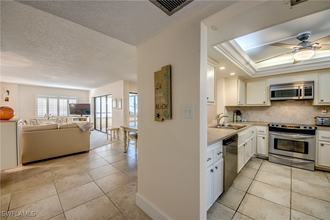 6662 Estero Blvd 411 Property Photo 9
