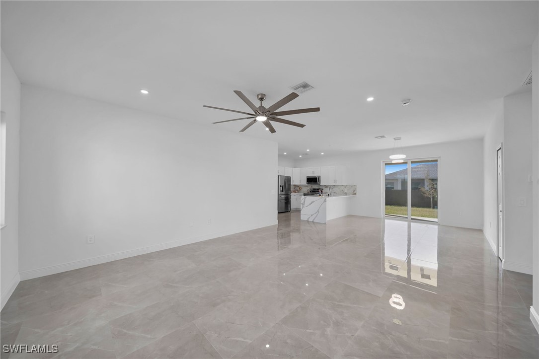 1122 Nw 15th Ter Property Photo 5