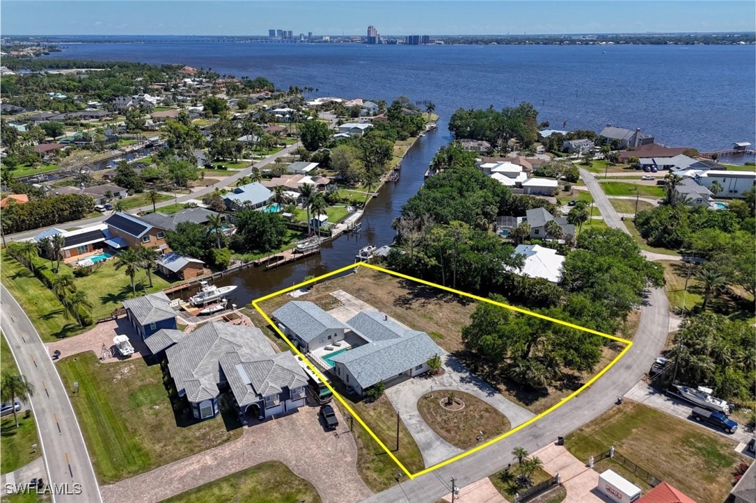 1888 Coral Cir Property Photo 1