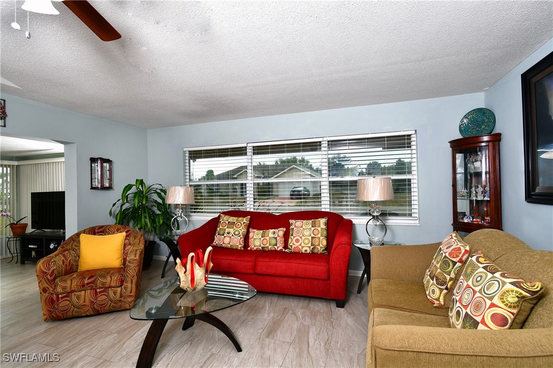 219 Oaklawn Ct Property Photo 8