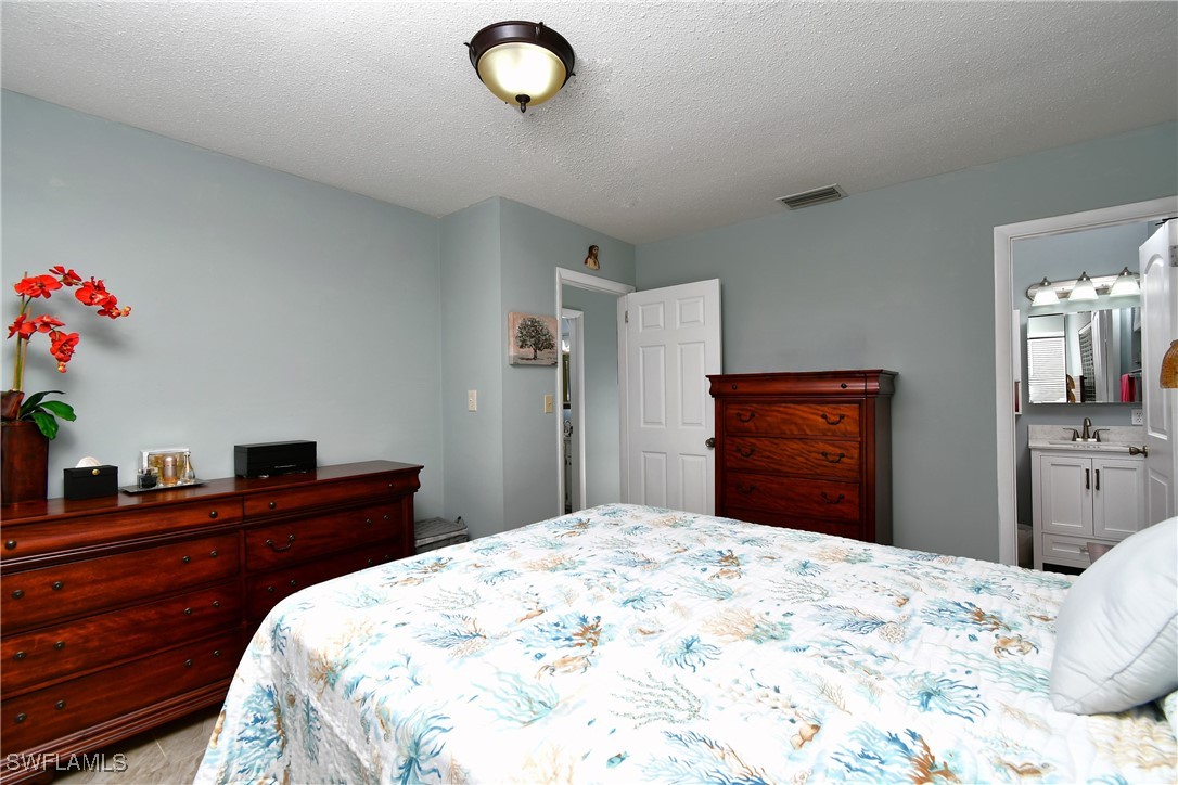 219 Oaklawn Ct Property Photo 11