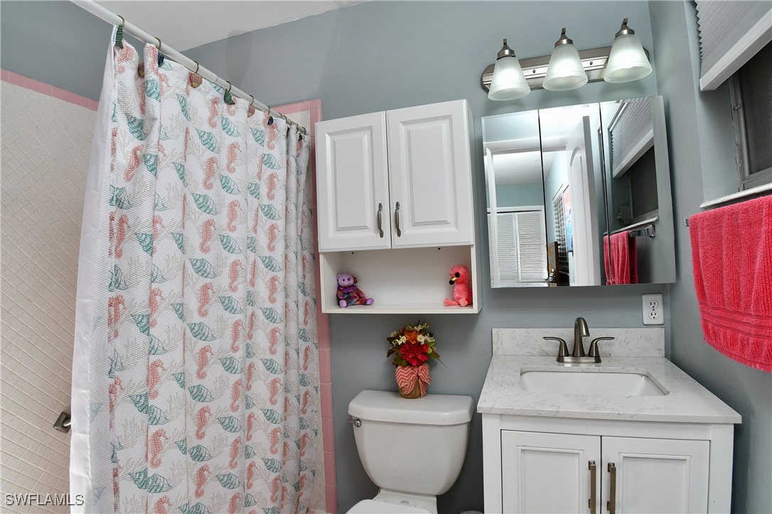 219 Oaklawn Ct Property Photo 12