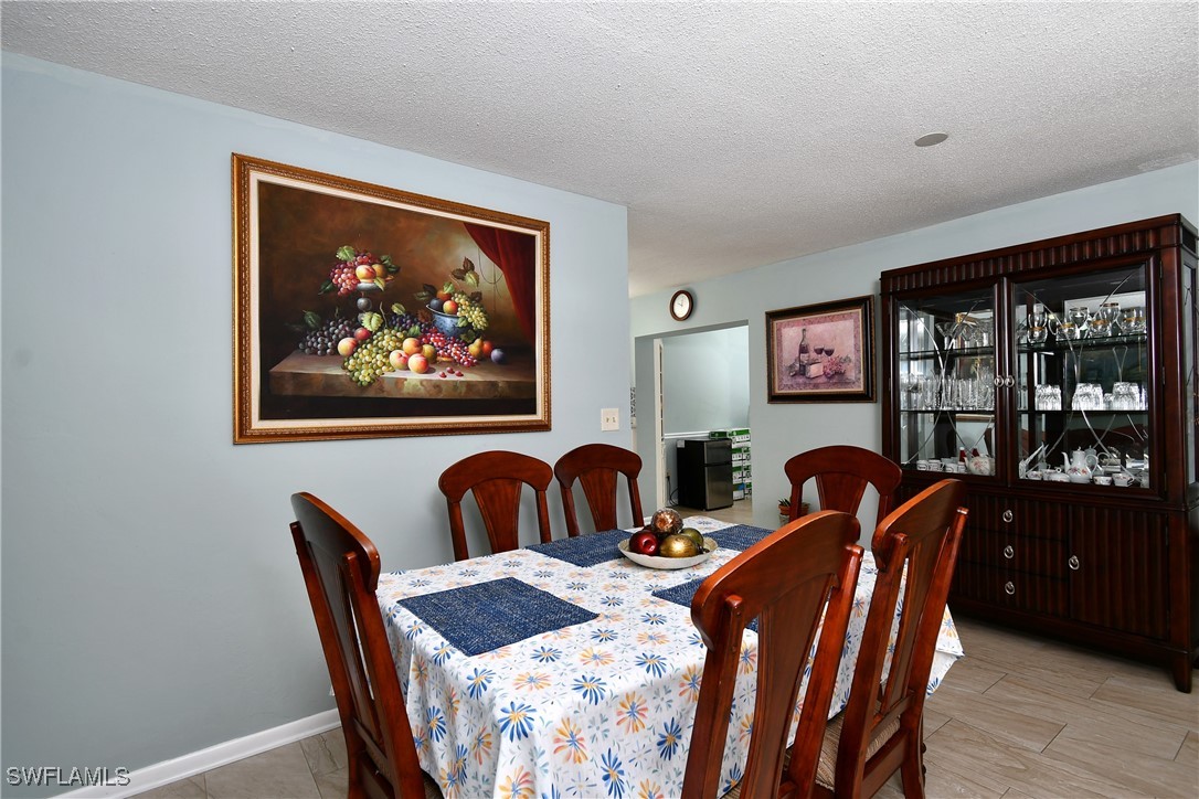 219 Oaklawn Ct Property Photo 16