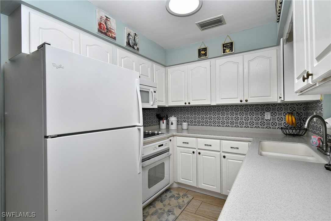 219 Oaklawn Ct Property Photo 22