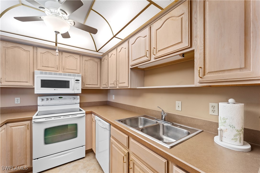 5463 Peppertree Dr 13 Property Photo 12