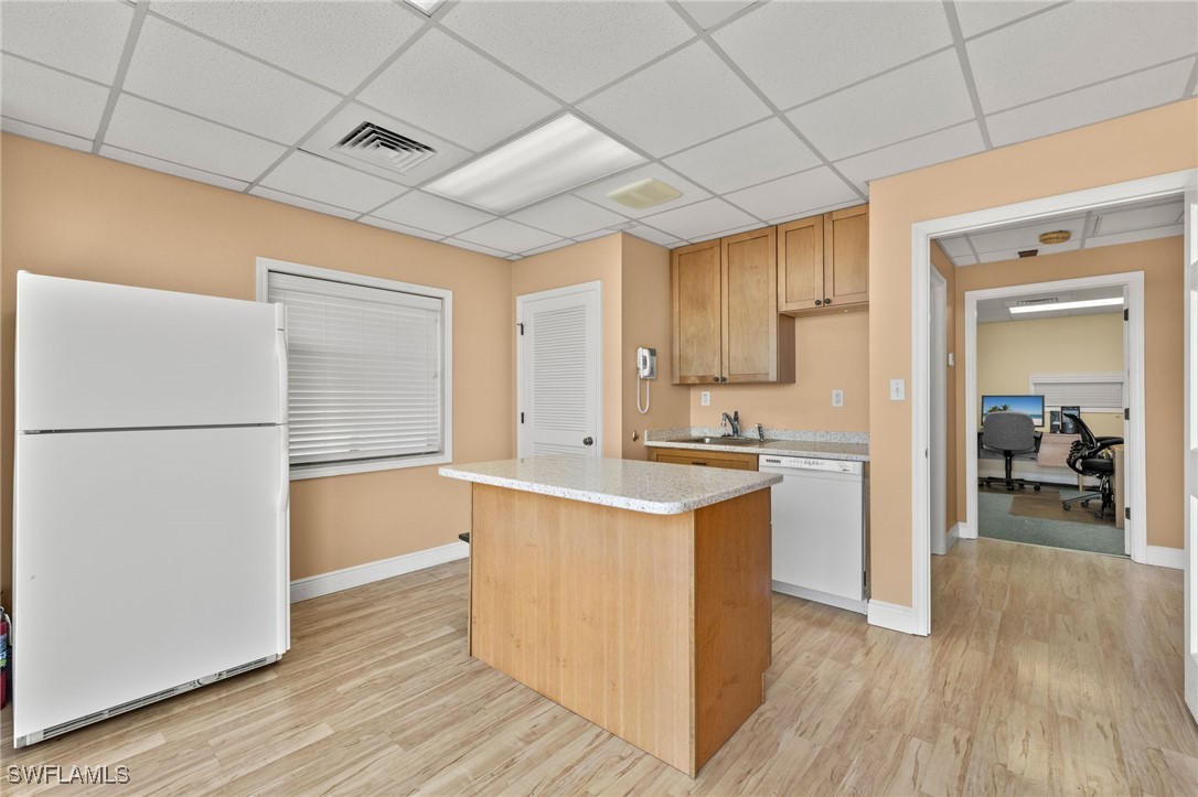 2335 Tamiami Trl N 509 & 510 Property Photo 21