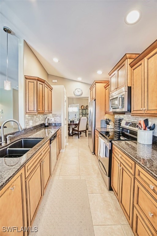 10037 Oakhurst Way Property Photo 13