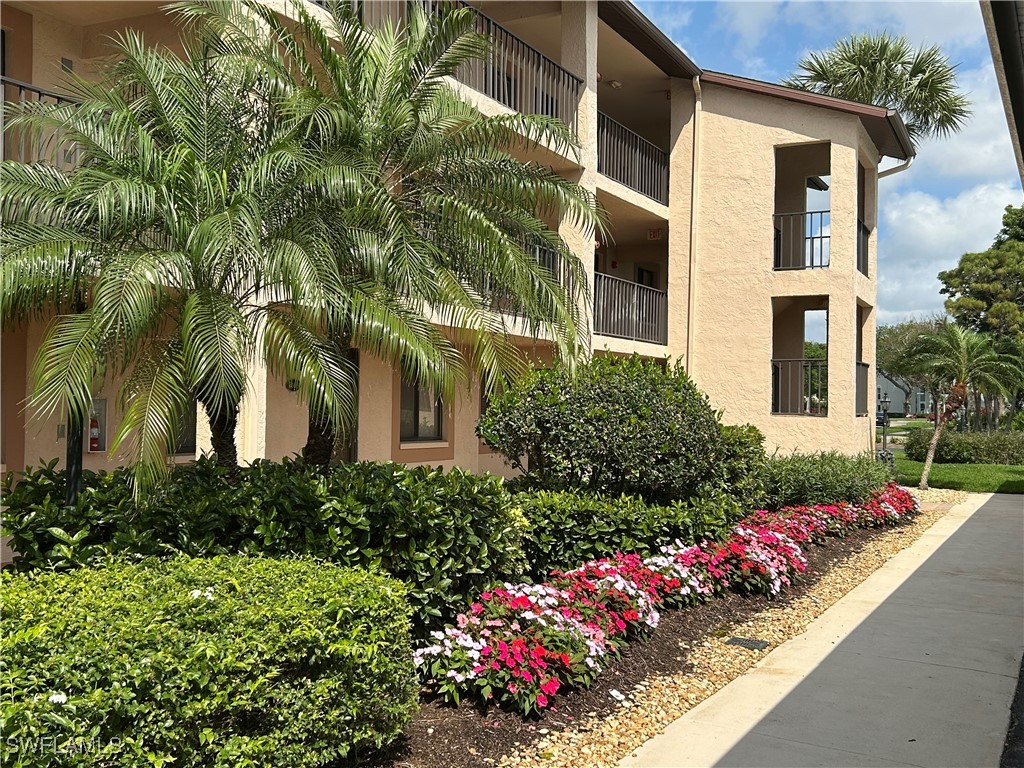 7300 Saint Ives Way 5108 Property Photo 1
