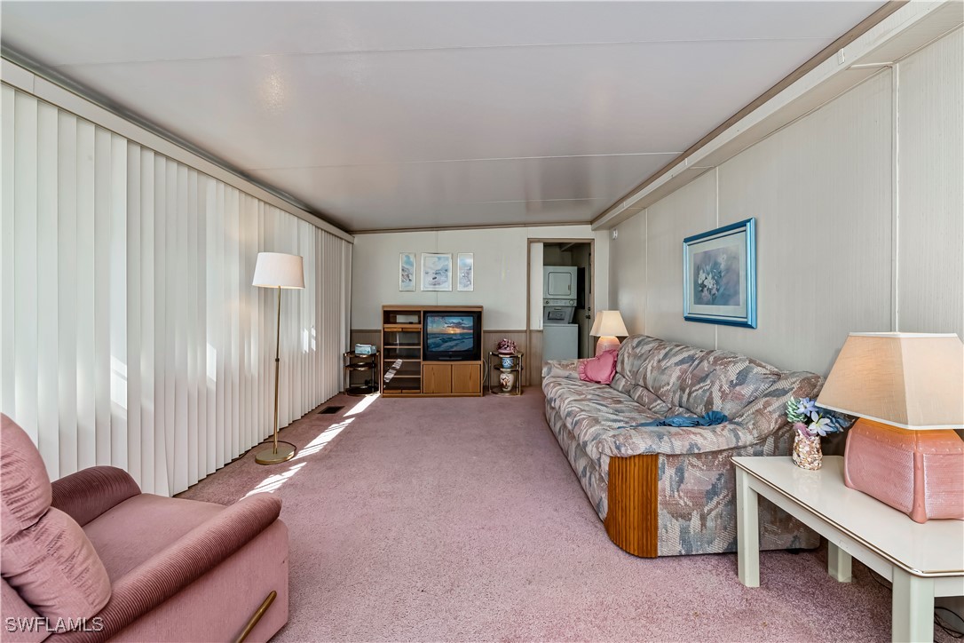 182 Caravan Cir Property Photo 5
