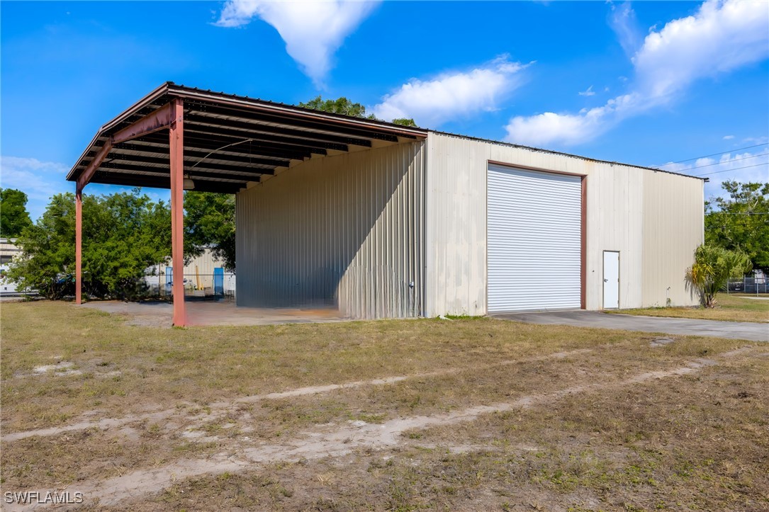 109 S Industrial Loop Property Photo 1