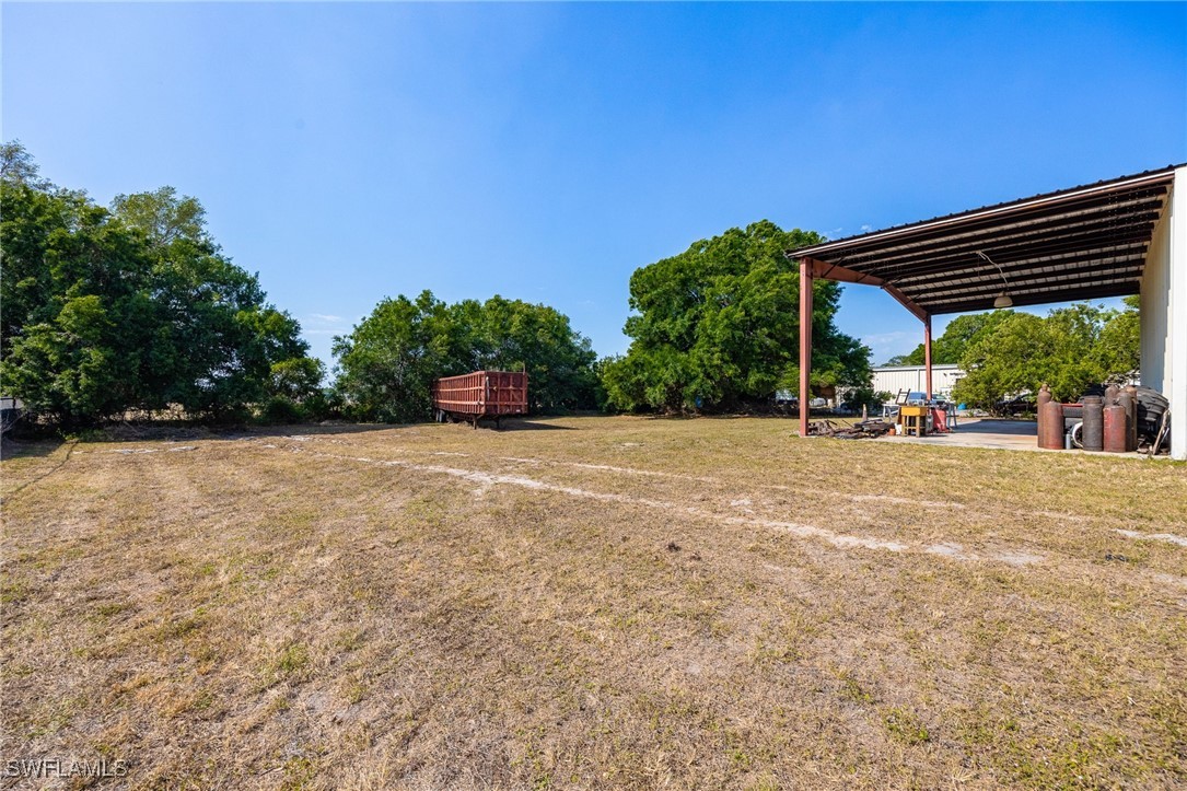109 S Industrial Loop Property Photo 7