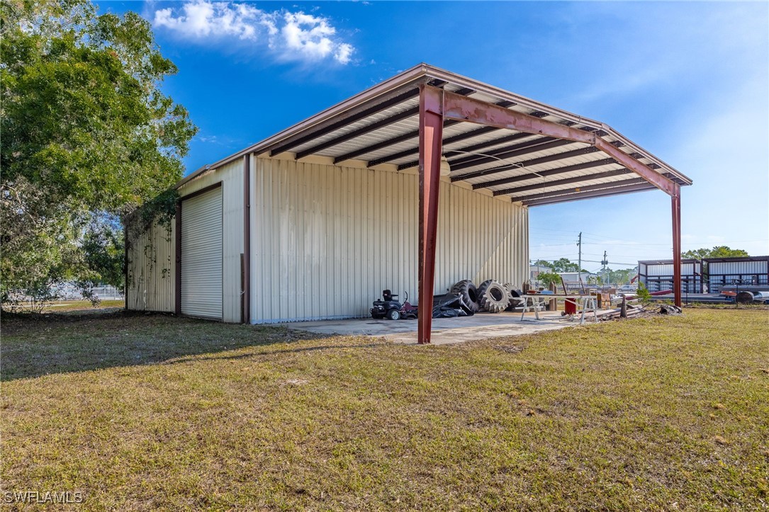 109 S Industrial Loop Property Photo 8