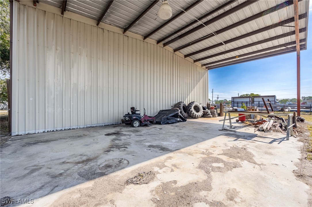 109 S Industrial Loop Property Photo 9