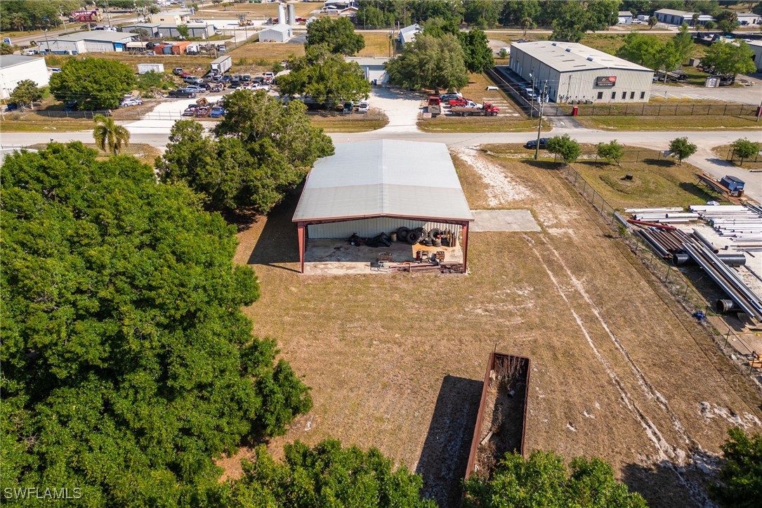 109 S Industrial Loop Property Photo 32
